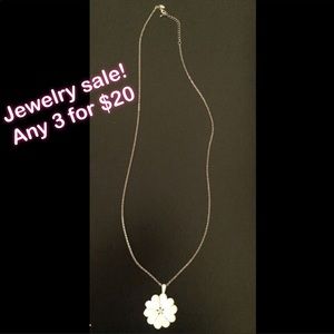 Long silver w/ white flower necklace